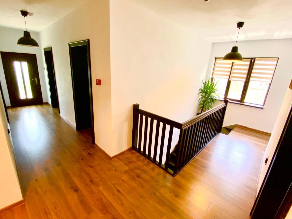 Holiday Home Esku Оршова Экстерьер фото