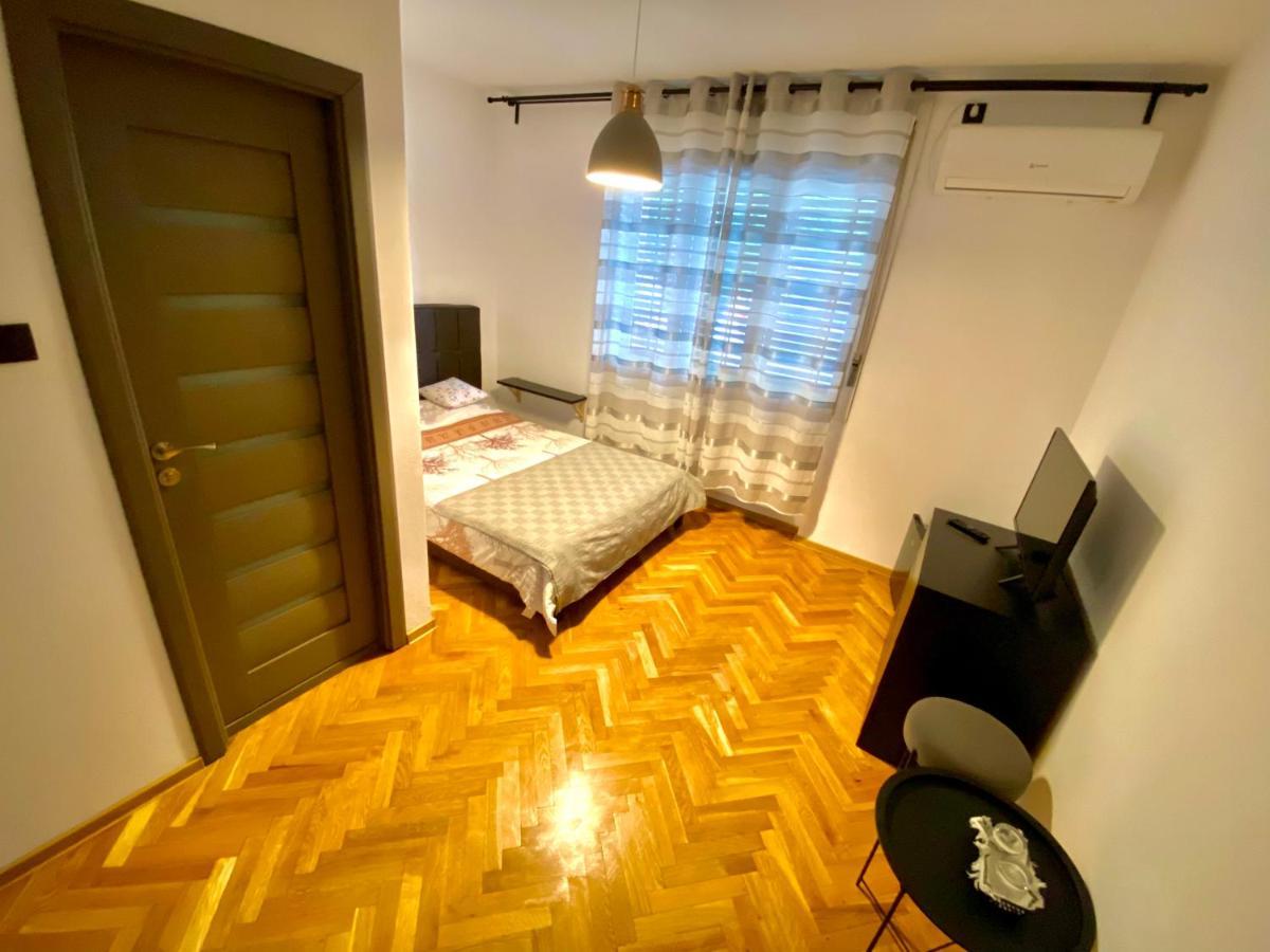 Holiday Home Esku Оршова Экстерьер фото